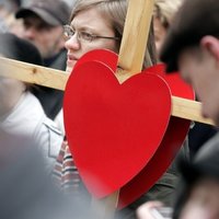 Рига: в "Крестном пути" участвовали тысячи христиан