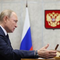 CNN: Putins pats izrīko ģenerāļus; virsnieki žēlojas par Maskavu
