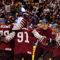 Latvijas hokejisti izcīna svarīgu uzvaru pār Vācijas valstsvienību