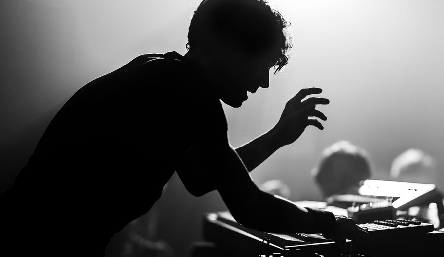 “Francesco Tristano to Perform at TheRoom Live in Riga: A Fusion of Piano and Electronic Music”