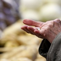 Diena: нуждающиеся пенсионеры — наше будущее?