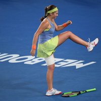 Ostapenko: pēc izstāšanās no 'Australian Open' nevarēju nostāvēt