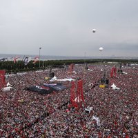 Накануне дня выборов президента Турции главный соперник Эрдогана собрал пятимиллионный митинг