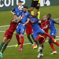 ВИДЕО, ФОТО: Как Португалия обыграла в финале Евро-2016 Францию