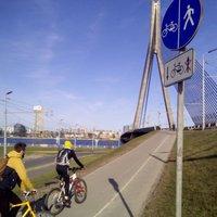 Читатель: Эксперимент на Вантовом мосту - сколько велосипедистов за пять минут нарушили правила