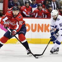 НХЛ: Кучеров и Кузнецов устроили голевую феерию, Овечкин побил два личных рекорда