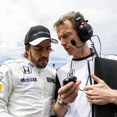 Alonso apsver iespēju pāriet uz 'ātrāku' komandu