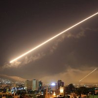 ASV un sabiedrotie devuši raķešu triecienus Sīrijai (plkst.16.21)