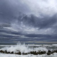 В прибрежных районах Латвии ночью и утром ожидается шторм