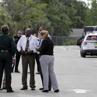 Floridā pēc apšaudes izvietos pa policistam katrā skolā