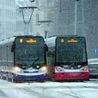 'Rīgas satiksme' prasa lielākus sodus par traucēšanu sabiedriskajam transportam