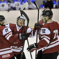 Перед ЧМ латвийские хоккеисты дважды обыграли Казахстан