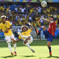 Бразилия в 1/8 финала лишь в серии пенальти превзошла чилийцев