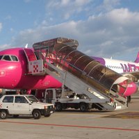 ФОТО: Wizz Air откроет новые рейсы из Риги; столичный аэропорт станет базой авиа-дискаунтера