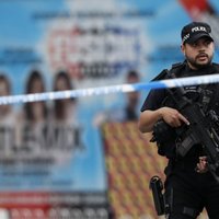Saistībā ar teroraktu Mančestrā aizturēti vēl divi vīrieši