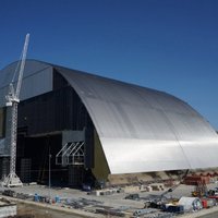 ВИДЕО: Для четвертого блока Чернобыльской АЭС сооружен новый саркофаг