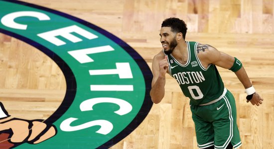 Porziņģis nespēlē; Teitums un Brauns iedvesmo 'Celtics' uzvaru