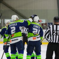 Foto: 'Mogo' hokejisti pēc drošas uzvaras atgriežas Latvijas čempionāta vadībā