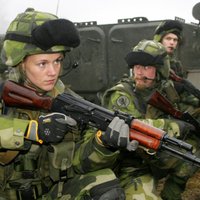 Zviedrijā jāatjauno obligāto karadienestu, uzskata aizsardzības ministre