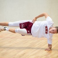 Latvijas sieviešu basketbola izlase 11 spēlētāju sastāvā dodas uz pārbaudes spēlēm Helsinkos