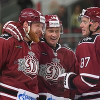 Rīgas 'Dinamo' Sanda Ozoliņa vadībā iesāk 'rožu kāzu' sezonu KHL