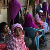 No vardarbības Mjanmā uz Bangladešu aizbēdzis 21 000 rohingju