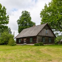 Atjaunošanas šarms: lauku īpašumi Latvijā, kas izsprukuši no sabrukšanas