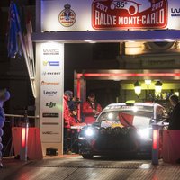 WRC Montekarlo rallijs sākas ar traģisku avāriju un skatītāja bojāeju