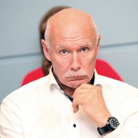 Апинис: в Латвии политики являются врагами здоровья собственного народа