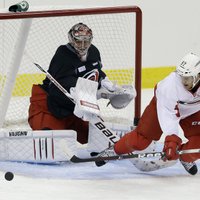 Rīgas 'Dinamo' pievienojas hokeja Slavas zālē uzņemta amerikāņu hokejista dēls