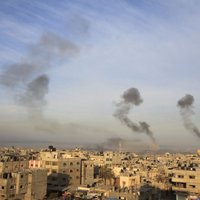 No Gazas joslas izšautas raķetes trāpa Izraēlas pilsētā