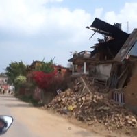 Video: Grūstošas mājas, kliedzieni un bailes - latviešu brīvprātīgie Nepālas zemestrīcē
