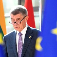 Премьер-министр Чехии призвал страны ЕС выслать хотя бы по одному российскому дипломату