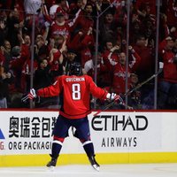 "Величайший снайпер всех времен": Овечкин побил два рекорда в НХЛ