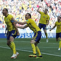 VAR sistēma palīdz Zviedrijas futbolistiem pieveikt Koreju