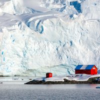 Polārstacijas Antarktīdā: zinātne un vodkas glāze par krūšturi