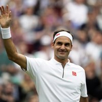 Federers izcīna 99. uzvaru Vimbldonas čempionātā