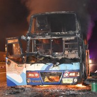 Autobusa ugunsgrēkā Taizemē gājuši bojā 20 viesstrādnieki no Mjanmas