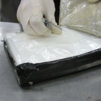 Бразилия: у гражданина Латвии нашли в чемодане тайник с 3 кг кокаина