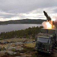 Video: Zviedrija atjauno Aukstā kara krasta artilērijas sistēmu