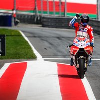 Dovicioso aizraujošā cīņā uzvar 'MotoGP' Austrijas posmā