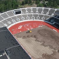Vairāk kā 10 000 cilvēku Helsinkos sazāģē veco Olimpisko stadionu