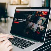 Netflix впервые за 10 лет теряет подписчиков. Причина — уход из России и повышение цен
