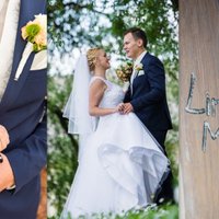 Bildinājums saullēktā, paštaisīta gredzena kārbiņa un skaistas kāzas – romantiskais Pumpuru stāsts