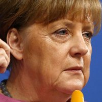 Vācija bēgļu problēmu ignorēja pārāk ilgi, atzīst Merkele