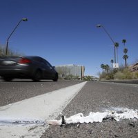'Uber' pašbraucošais auto Arizonā notriecis sievieti
