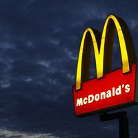 McDonald`s предложил посетителям люксовые гамбургеры