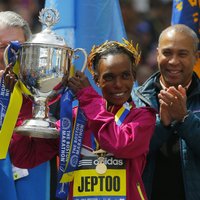 CAS dubulto slavenās Kenijas maratonistes Džeptu diskvalifikāciju