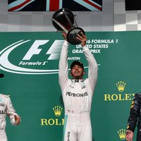 Hamiltons ASV izcīna 50. 'Grand Prix' uzvaru