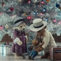 Video: Hītrovas lidostas Ziemassvētku reklāma ar lācīšiem atkal sajūsmina un aizkustina skatītājus